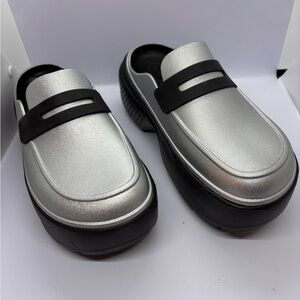 Crocs Stomp Metallic Loafer